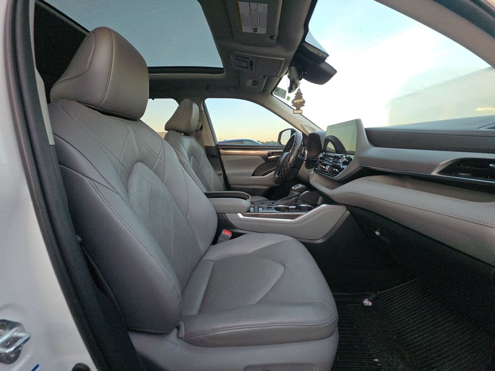 2021 Toyota Highlander Hybrid Platinum AWD — photo 5