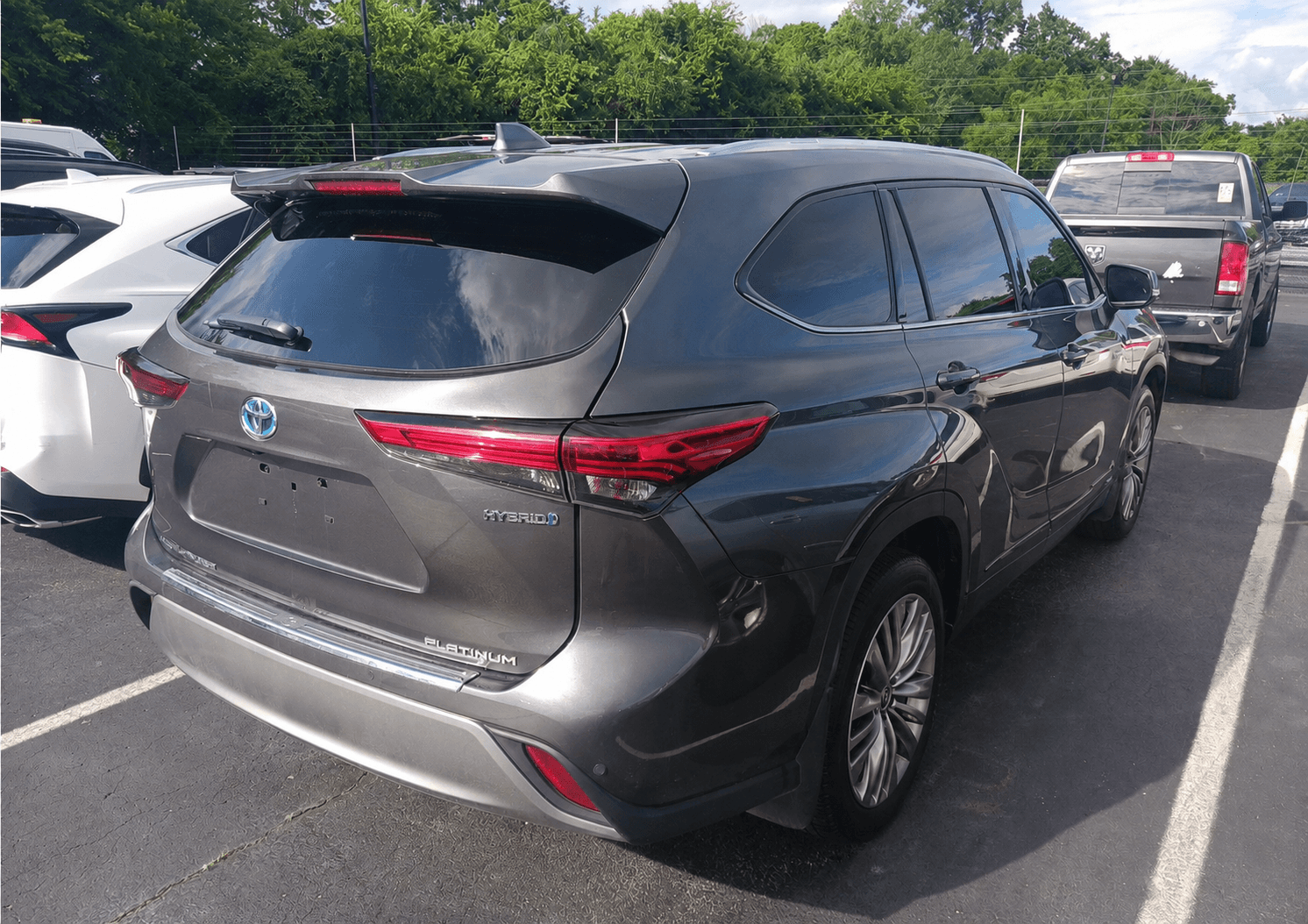 2021 Toyota Highlander Hybrid Platinum AWD — photo 2