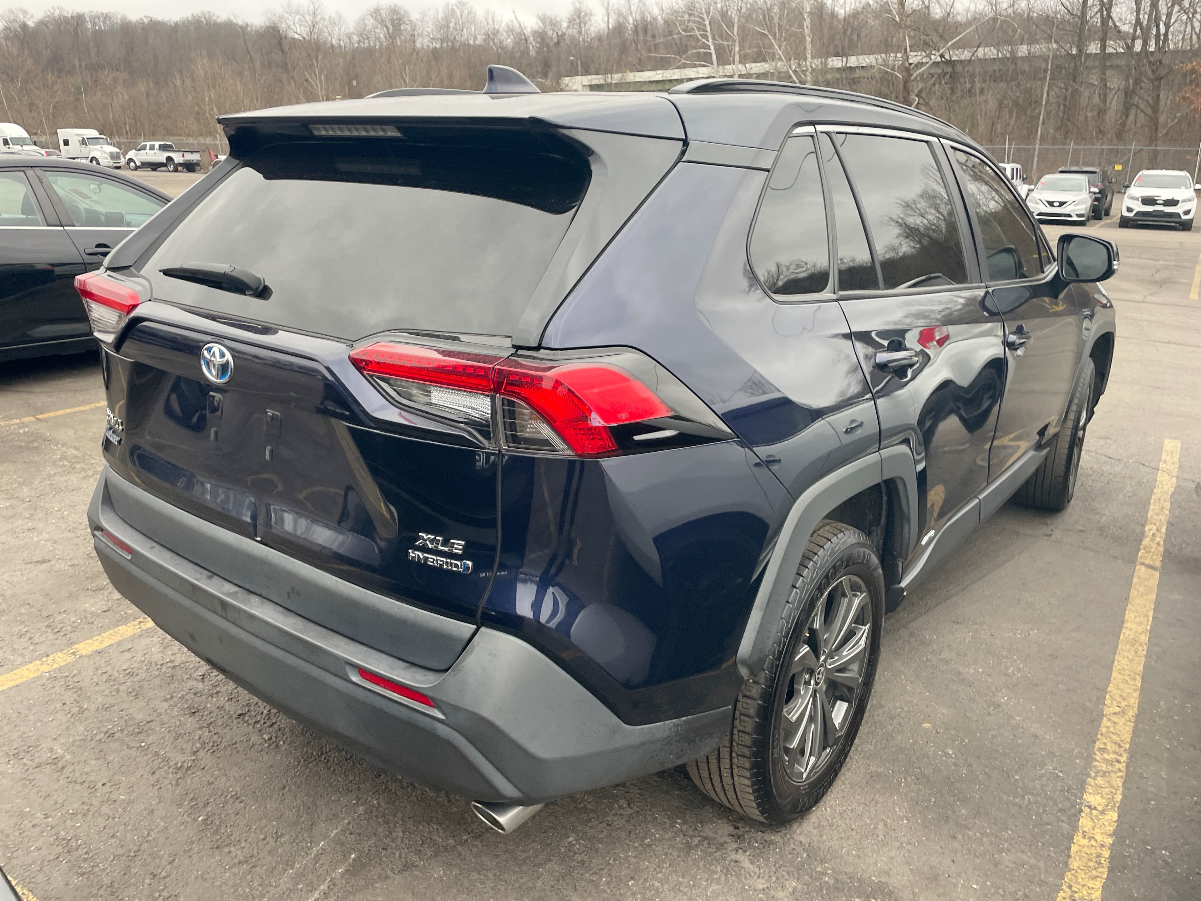 2022 Toyota RAV4 XLE Premium — photo 5